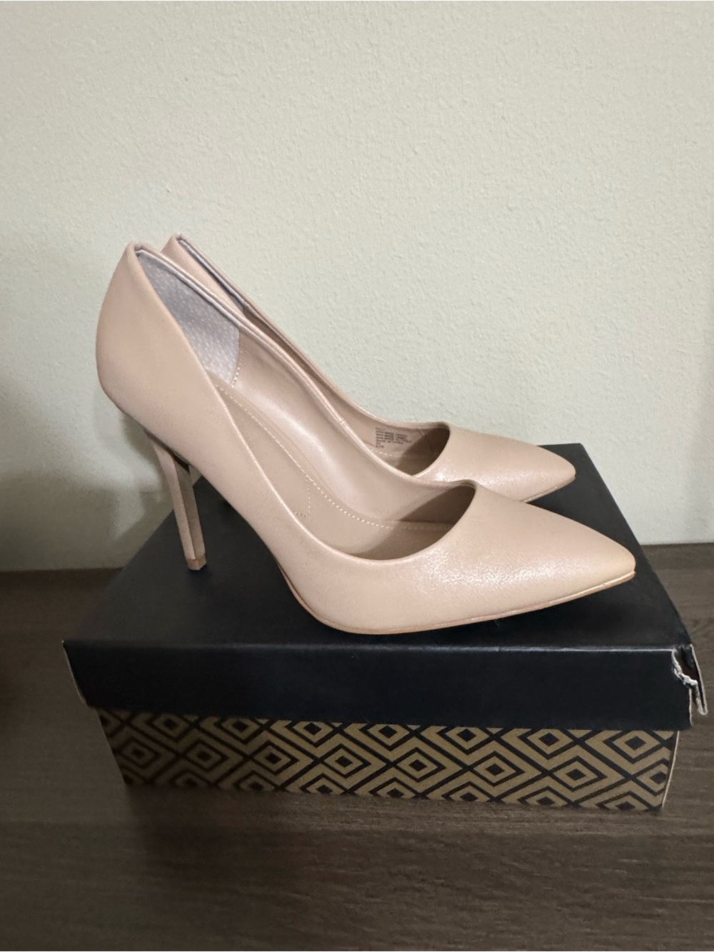Charles By Charles David Beige Pointed-Toe Stiletto Pumps